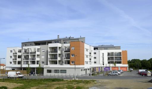 For rent Cholet 187 m2 Maine et loire (49300) photo 0