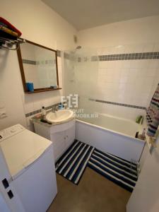 For sale Lille 3 rooms 65 m2 Nord (59000) photo 3