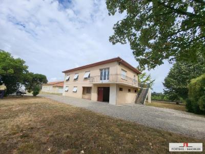 For sale Bourg 7 rooms 189 m2 Gironde (33710) photo 0