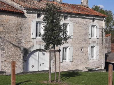 For sale Saint-amant-de-boixe 6 rooms 140 m2 Charente (16330) photo 0