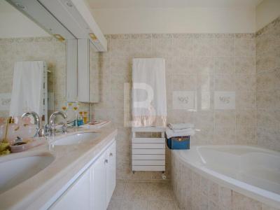 For sale Grasse 8 rooms 370 m2 Alpes Maritimes (06130) photo 4