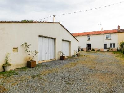 For sale Chantonnay 7 rooms 140 m2 Vendee (85110) photo 0
