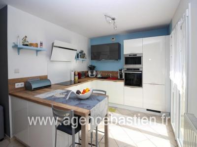 For sale Gex 5 rooms 111 m2 Ain (01170) photo 3