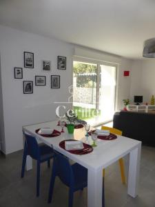 For sale Hyeres 4 rooms 103 m2 Var (83400) photo 2