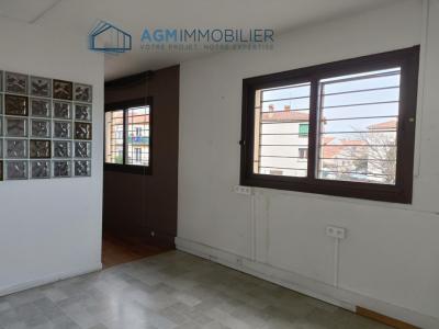 For sale Perpignan 6 rooms 104 m2 Pyrenees orientales (66100) photo 3