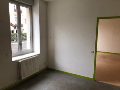 Louer Appartement Roche-la-moliere 540 euros