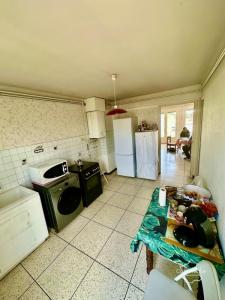 For sale Frontignan 4 rooms 88 m2 Herault (34110) photo 2
