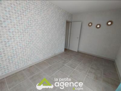For sale Bourges 3 rooms 73 m2 Cher (18000) photo 2