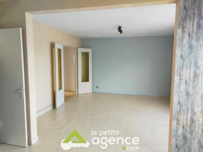 For sale Bourges 3 rooms 73 m2 Cher (18000) photo 3