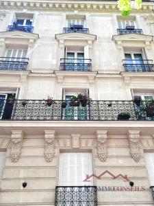 For sale Paris-18eme-arrondissement 4 rooms 62 m2 Paris (75018) photo 0