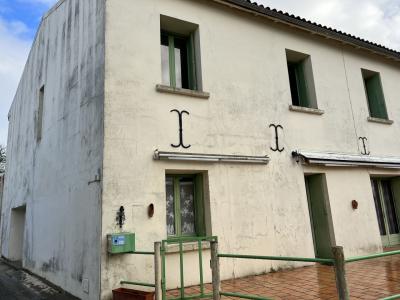 For sale Saint-jean-d'angely ENTRE ST JEAN DANGELY & ROCHEFORT 7 rooms 171 m2 Charente maritime (17400) photo 0