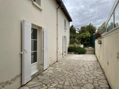 For sale Saint-jean-d'angely ST JEAN D'ANGELY CENTRE 7 rooms 171 m2 Charente maritime (17400) photo 2