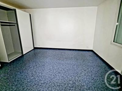 For sale Roye 3 rooms 71 m2 Somme (80700) photo 2