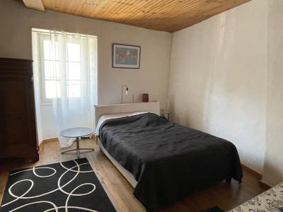 For sale Saint-jean-d'angely ST JEAN D'ANGELY 4 rooms 96 m2 Charente maritime (17400) photo 4