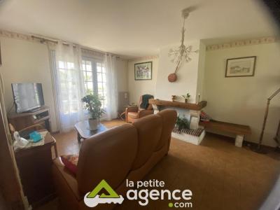 For sale Bourges 6 rooms 140 m2 Cher (18000) photo 3