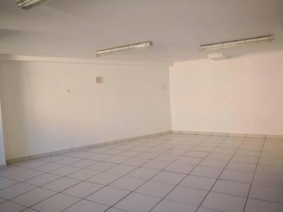 Louer Local commercial 235 m2 Ollioules