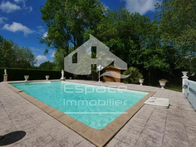 For sale Aigrefeuille-d'aunis 7 rooms 191 m2 Charente maritime (17290) photo 1