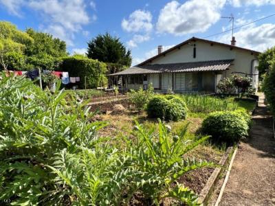 For sale Ruffec 4 rooms 74 m2 Charente (16700) photo 3