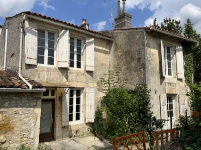 For sale Saint-jean-d'angely ST JEAN D'ANGELY CENTRE 4 rooms 91 m2 Charente maritime (17400) photo 0