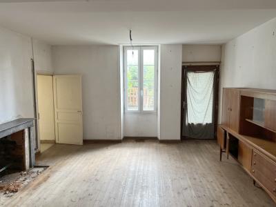 For sale Saint-jean-d'angely ST JEAN D'ANGELY CENTRE 4 rooms 91 m2 Charente maritime (17400) photo 3