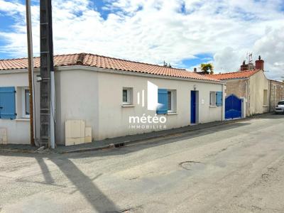 For sale Lucon 3 rooms 60 m2 Vendee (85400) photo 0