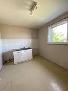 For sale Nevers 3 rooms 68 m2 Nievre (58000) photo 2