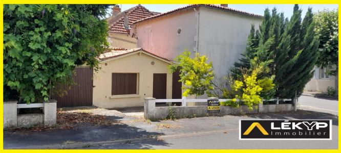 For sale Saint-jean-d'angely 3 rooms 100 m2 Charente maritime (17400) photo 2