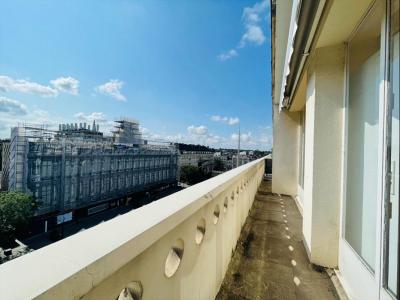 For sale Valenciennes 2 rooms 45 m2 Nord (59300) photo 2