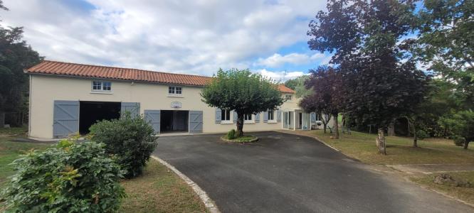 For sale Longeves 5 rooms 125 m2 Vendee (85200) photo 1