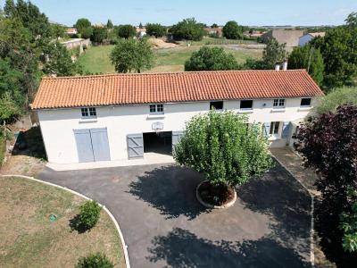 For sale Longeves 5 rooms 125 m2 Vendee (85200) photo 4