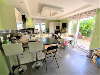 For sale Roubaix 4 rooms 108 m2 Nord (59100) photo 2