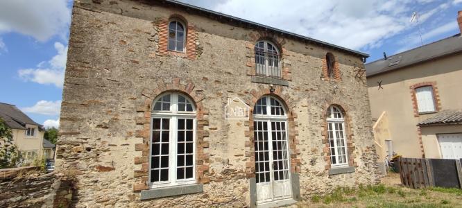 For sale Entrammes 5 rooms 103 m2 Mayenne (53260) photo 0