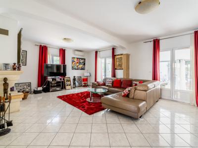 For sale Marseille-4eme-arrondissement 12 rooms 232 m2 Bouches du Rhone (13004) photo 2