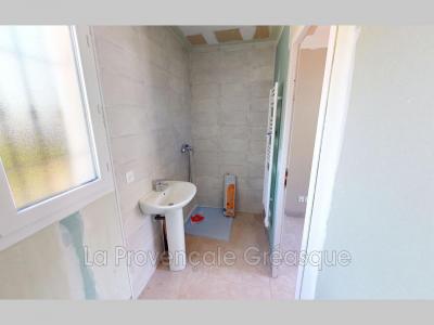 For sale Greasque 3 rooms 44 m2 Bouches du Rhone (13850) photo 2