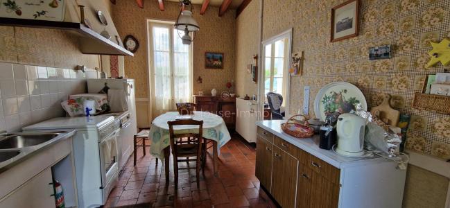 For sale Berthegon 6 rooms 140 m2 Vienne (86420) photo 3