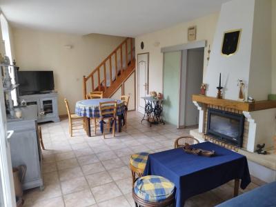 For sale Royan 3 rooms 75 m2 Charente maritime (17200) photo 2