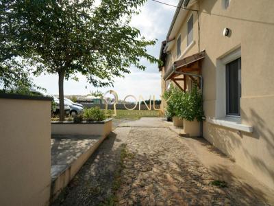 For sale Chasselay 5 rooms 119 m2 Rhone (69380) photo 0