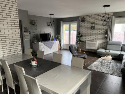 For sale Saint-jean-d'angely ST JEAN D'ANGELY 4 rooms 99 m2 Charente maritime (17400) photo 1
