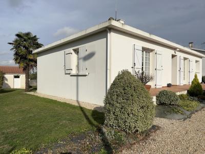 For sale Avrille 4 rooms 91 m2 Vendee (85440) photo 0