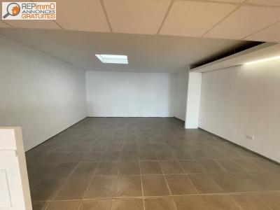 Louer Local commercial 168 m2 Socx