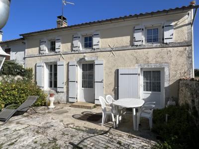 For sale Saint-jean-d'angely ST HILAIRE DE VILLEFRANCHE 3 rooms 74 m2 Charente maritime (17400) photo 0