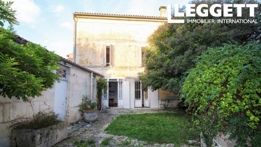 For sale Saint-jean-d'angely 8 rooms 230 m2 Charente maritime (17400) photo 0