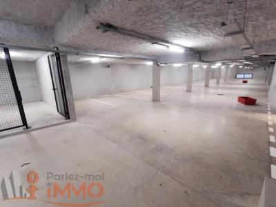 For rent Saint-quentin-fallavier 1 room 85 m2 Isere (38070) photo 4