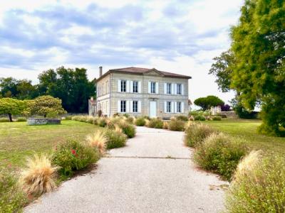 For sale Vertheuil 8 rooms 335 m2 Gironde (33180) photo 0