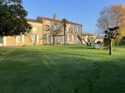 For sale Saint-jean-d'angely A 10 KM DE ST JEAN D'ANGELY 9 rooms 364 m2 Charente maritime (17400) photo 0