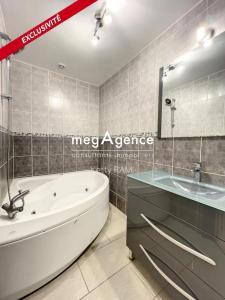 For sale Mure 4 rooms 105 m2 Isere (38350) photo 2