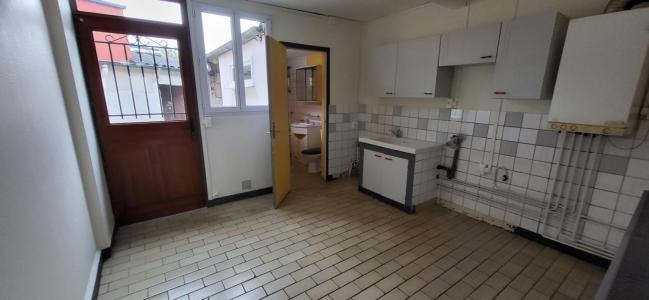 For sale Abbeville 3 rooms 47 m2 Somme (80100) photo 3