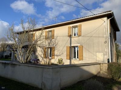 For sale Nanteuil-en-vallee 5 rooms 141 m2 Charente (16700) photo 0