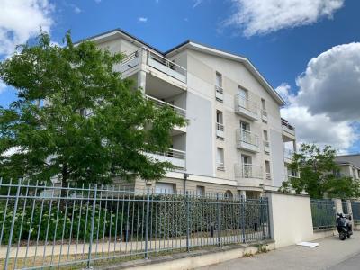 For rent Trappes Yvelines (78190) photo 0