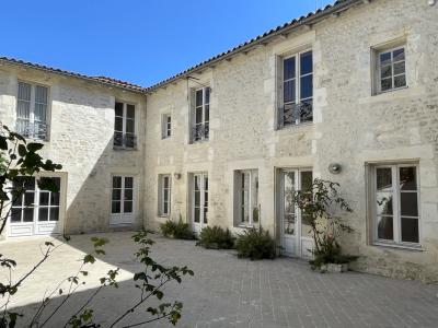 For sale Saint-jean-d'angely ST JEAN D'ANGELY CENTRE 16 rooms 449 m2 Charente maritime (17400) photo 0